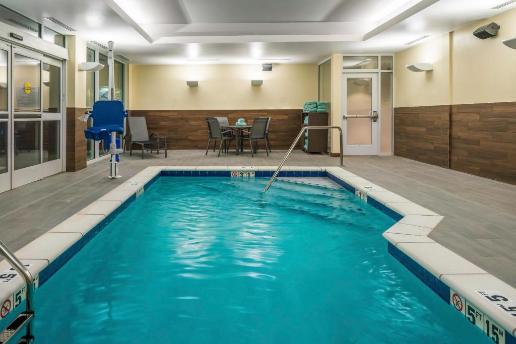 Fairfield by Marriott Inn & Suites Kansas City North Gladstone - image 3