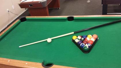 Instalodge Hotel and Suites Karnes City - image 5