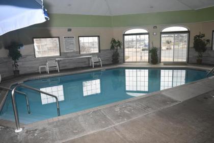 Days Inn & Suites by Wyndham Kaukauna WI - image 11