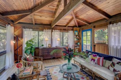 Peaceful Paradise Cabin