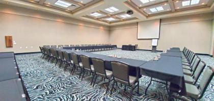 Holiday Inn Kearney an IHG Hotel - image 16
