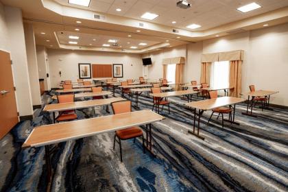 Fairfield Inn & Suites by Marriott Kearney - image 13