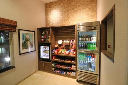 Fairfield Inn & Suites by Marriott Kearney - image 3