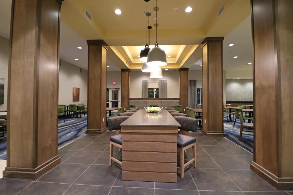 Fairfield Inn & Suites by Marriott Kearney - image 5
