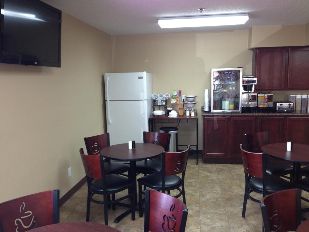 New Victorian Inn & Suites Kearney - image 3