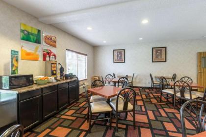 Quality Inn Kearney - image 10