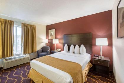 Quality Inn Kearney - image 13