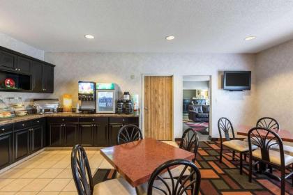 Quality Inn Kearney - image 14