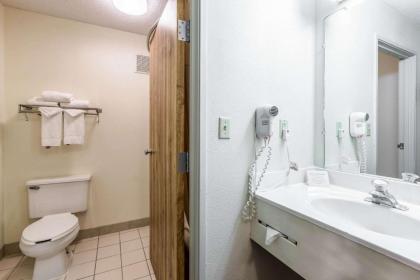 Quality Inn Kearney - image 2