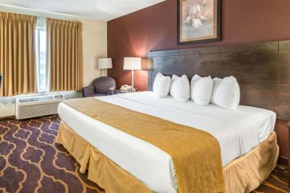 Quality Inn Kearney - image 5