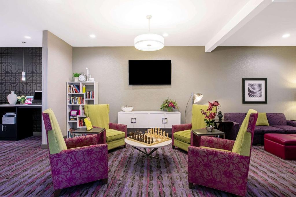 La Quinta by Wyndham Kearney - image 7
