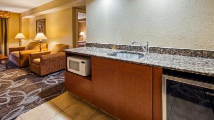 Best Western Plus Mid Nebraska Inn & Suites - image 13