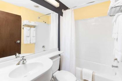 Microtel Inn & Suites - Kearney - image 13