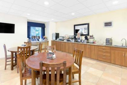 Microtel Inn & Suites - Kearney - image 15