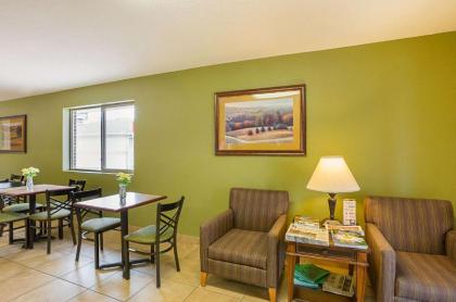 Rodeway Inn  Suites Kearney