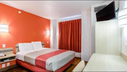 Motel 6-Kearney NE - image 11