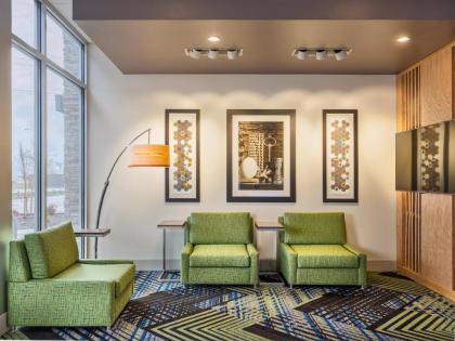 Holiday Inn Express & Suites Salem North - Keizer an IHG Hotel - image 3