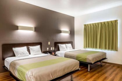 Super 8 Extended Stay by Wyndham Kenedy - image 13
