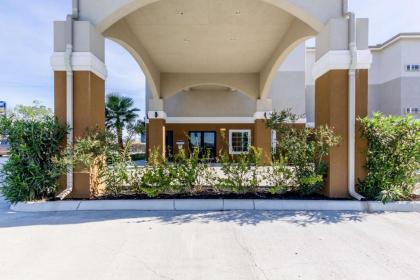 Super 8 Extended Stay by Wyndham Kenedy - image 7