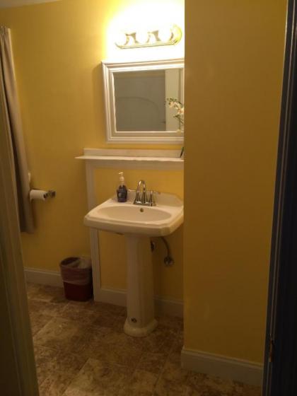Lodge at Kennebunk - image 11