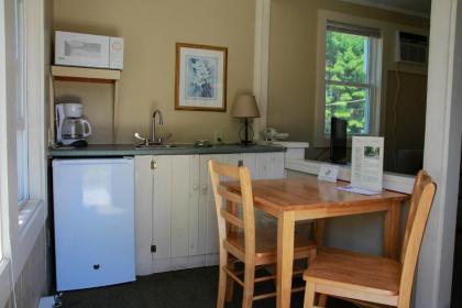 Kennebunk Gallery Motel and Cottages - image 3