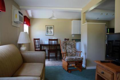Kennebunk Gallery Motel and Cottages - image 8