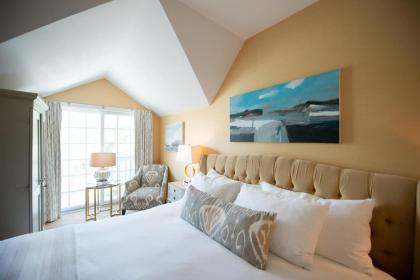 The Grand Hotel - image 13