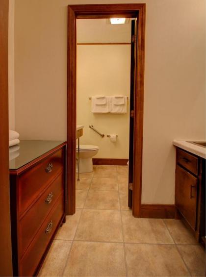 The Seaside Inn - image 12