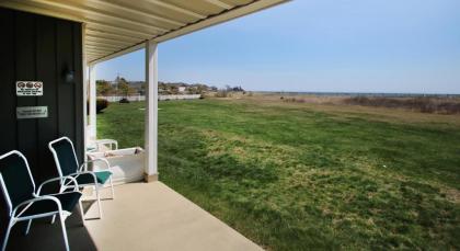 The Seaside Inn - image 9
