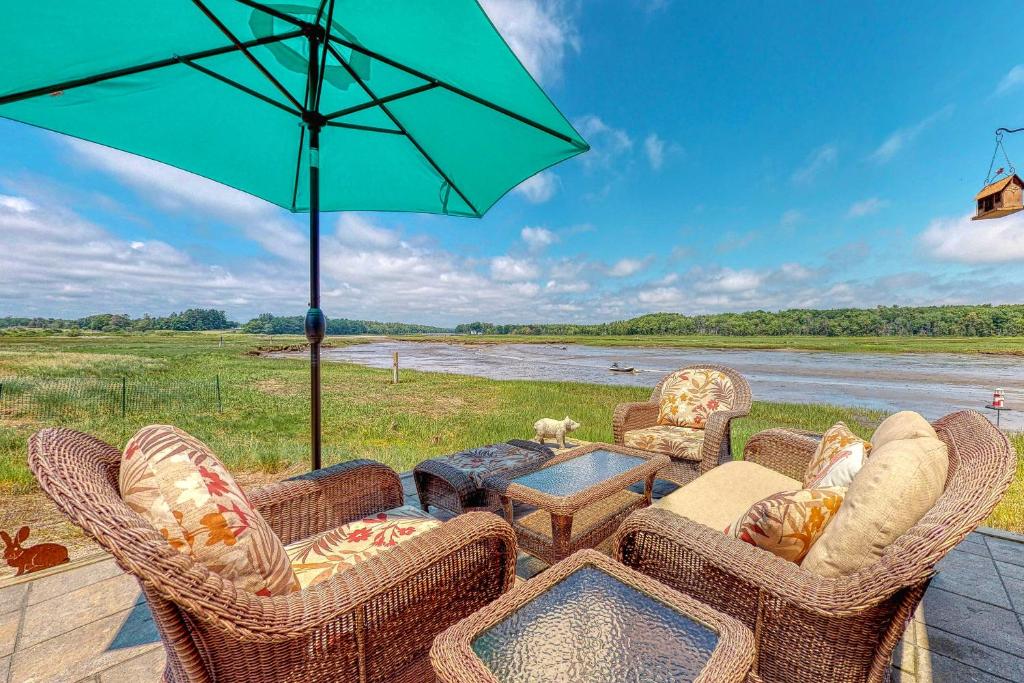 Kennebunk Cottage - 2 Bed 1 Bath Vacation home in Kennebunk - main image