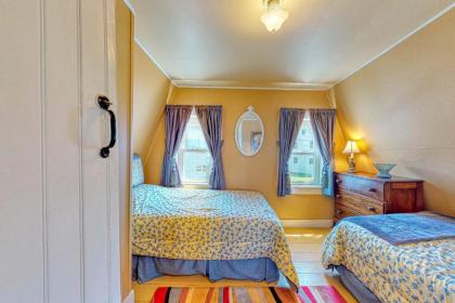 Kennebunk Cottage - 2 Bed 1 Bath Vacation home in Kennebunk - image 2