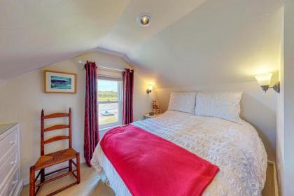 Kennebunk Cottage - 2 Bed 1 Bath Vacation home in Kennebunk - image 4