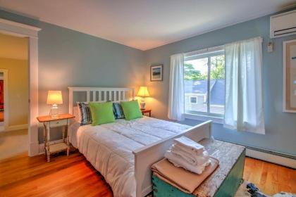 Superb 3-Story Kennebunk Home - half Mi to Beach! - image 15