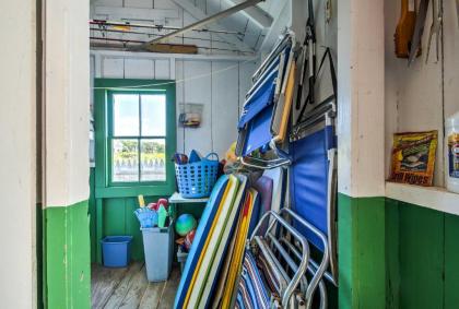 Kennebunk Cottage with Private Beach and Ocean Views! - image 8