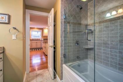 Lovely Kennebunk Guesthouse - 2 Mi to Dock Square! - image 10