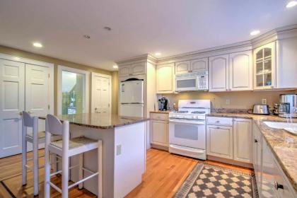 Lovely Kennebunk Guesthouse - 2 Mi to Dock Square! - image 11