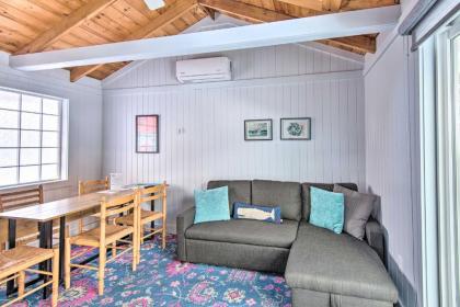 Charming Jacuzzi-Suite - Walk to Parsons Beach! - image 4
