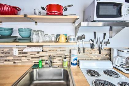 Charming Jacuzzi-Suite - Walk to Parsons Beach! - image 8