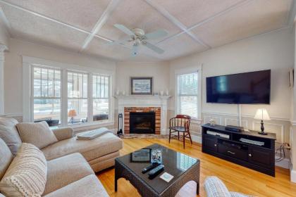Quaint Bungalow Kennebunk