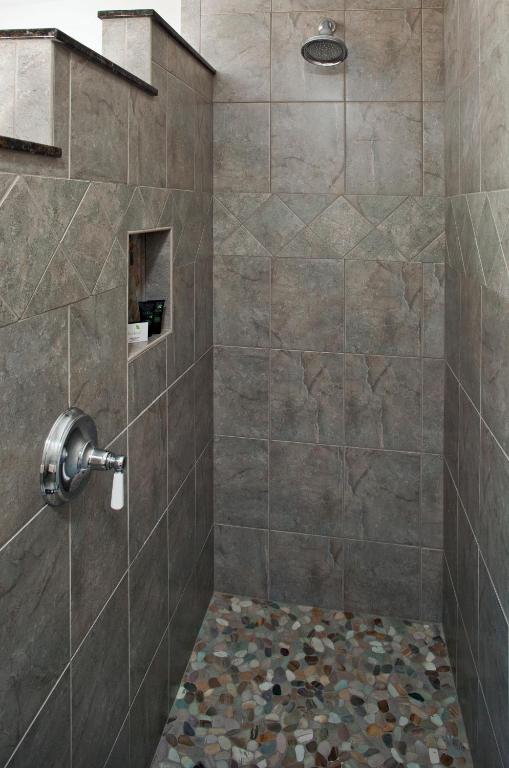 1802 House Bed & Breakfast - image 7