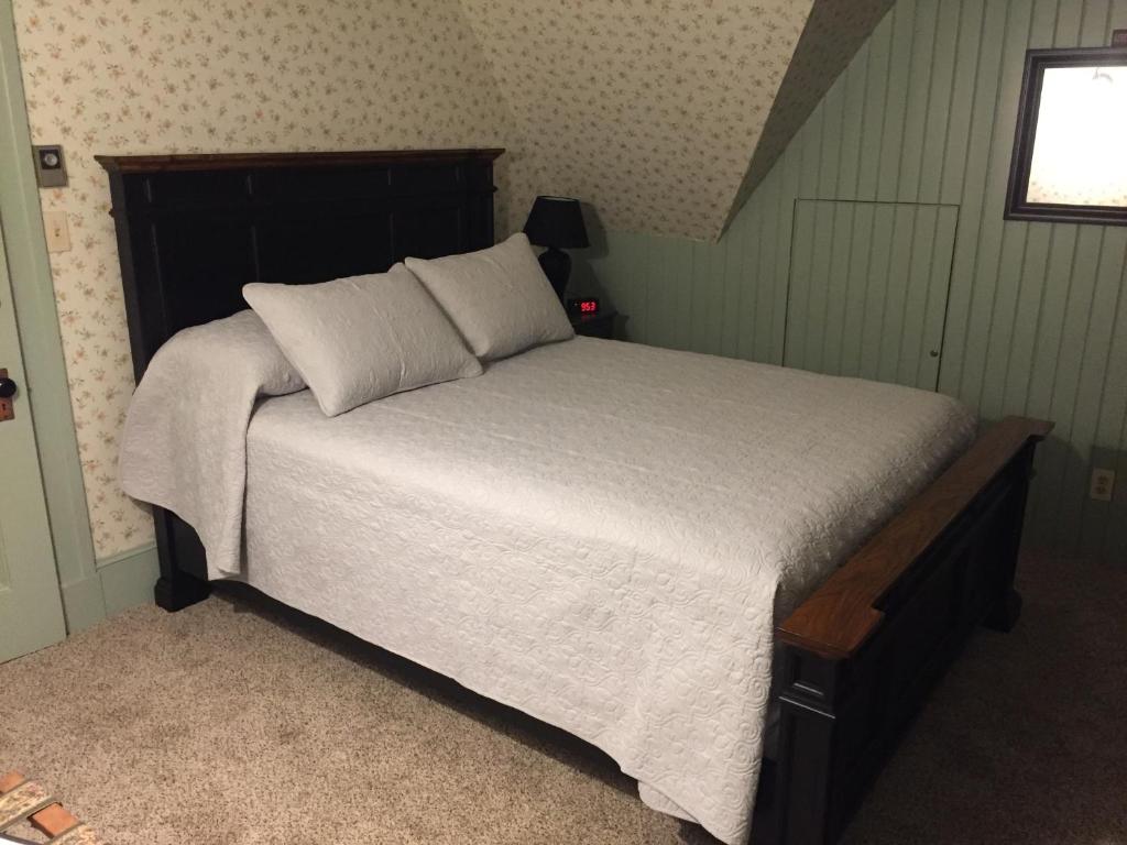 Harbor Inn - image 7