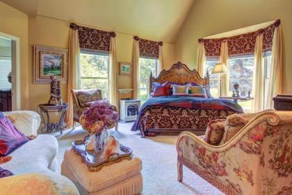 Grandeur On The Green - image 12