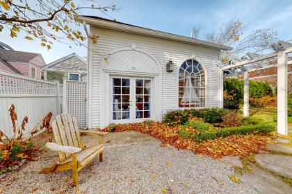 Dock Square Carriage House