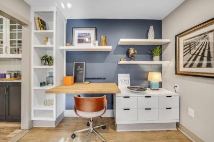 Luxury Apartment in Historic Carriage House - image 11
