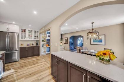 Luxury Apartment in Historic Carriage House - image 15