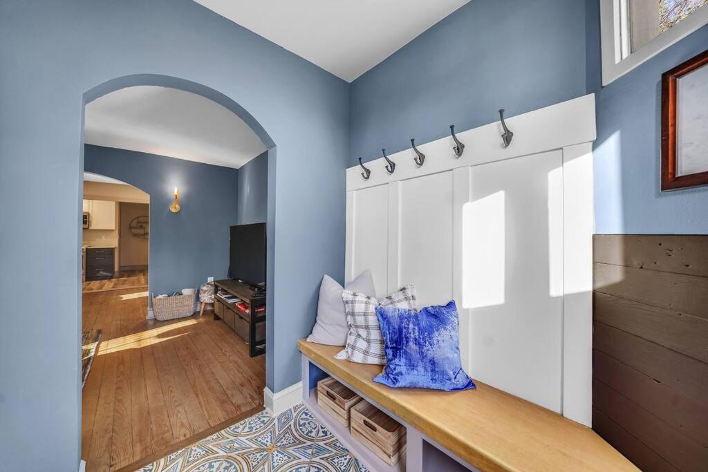 Luxury Apartment in Historic Carriage House - image 2