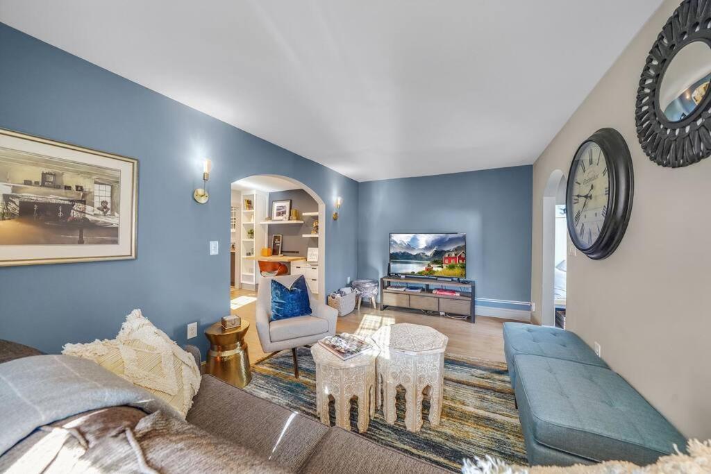 Luxury Apartment in Historic Carriage House - image 6