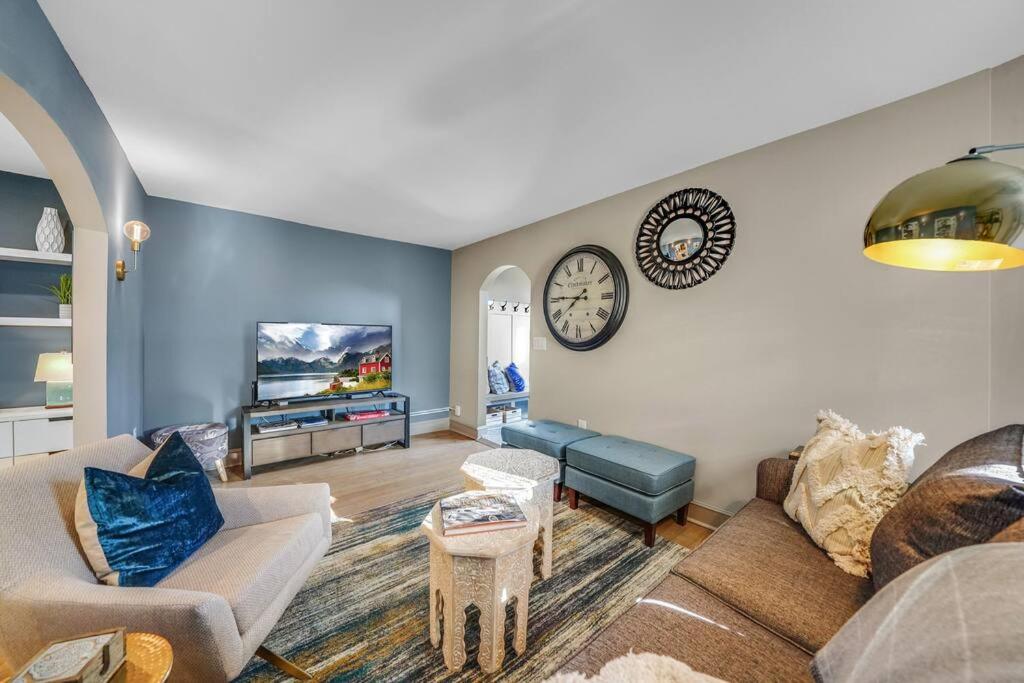 Luxury Apartment in Historic Carriage House - image 7