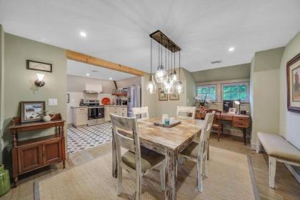 Luxury Loft in Historic Carriage House - image 13