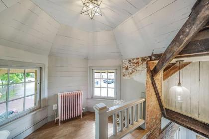 Luxury Loft in Historic Carriage House - image 2